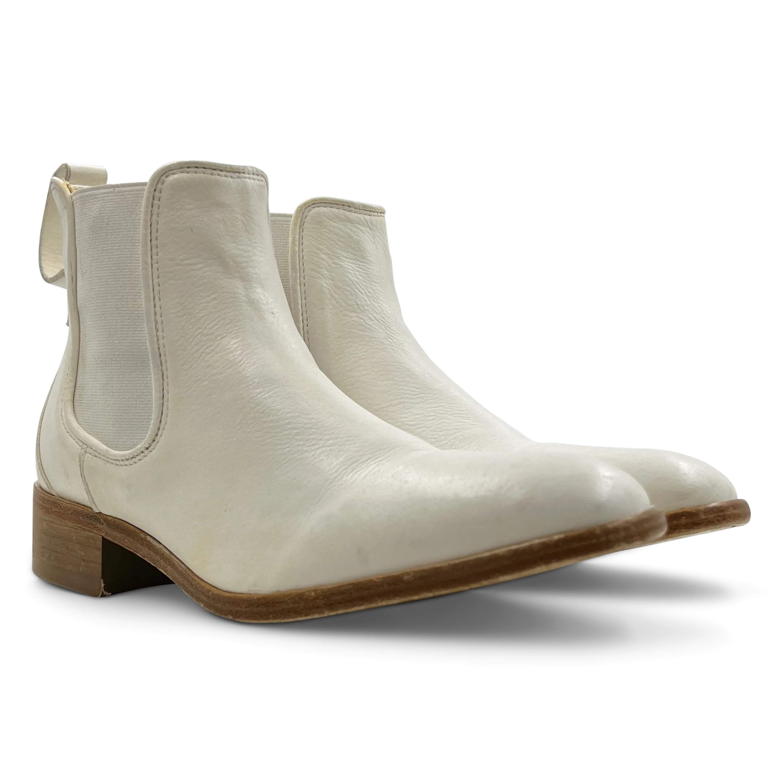 Howard Boot in Off-white