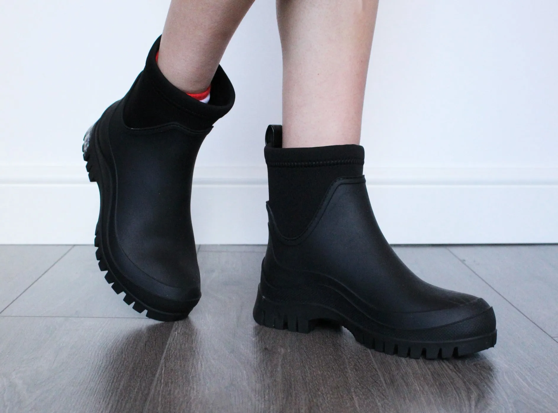 SE Louisa Short Chunky Boot in Black