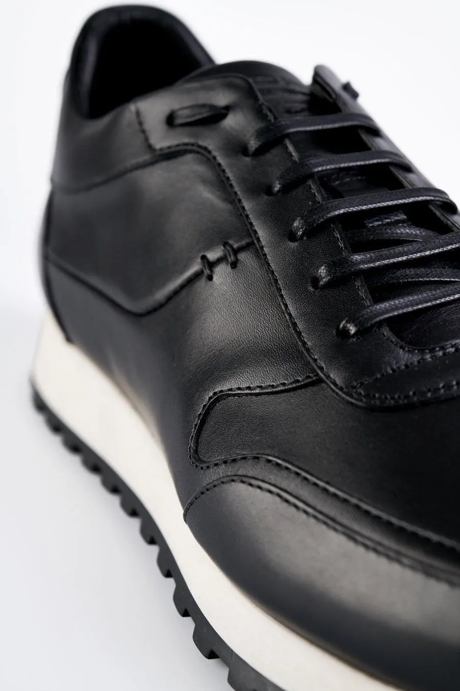 SOHO tuxedo-black runners