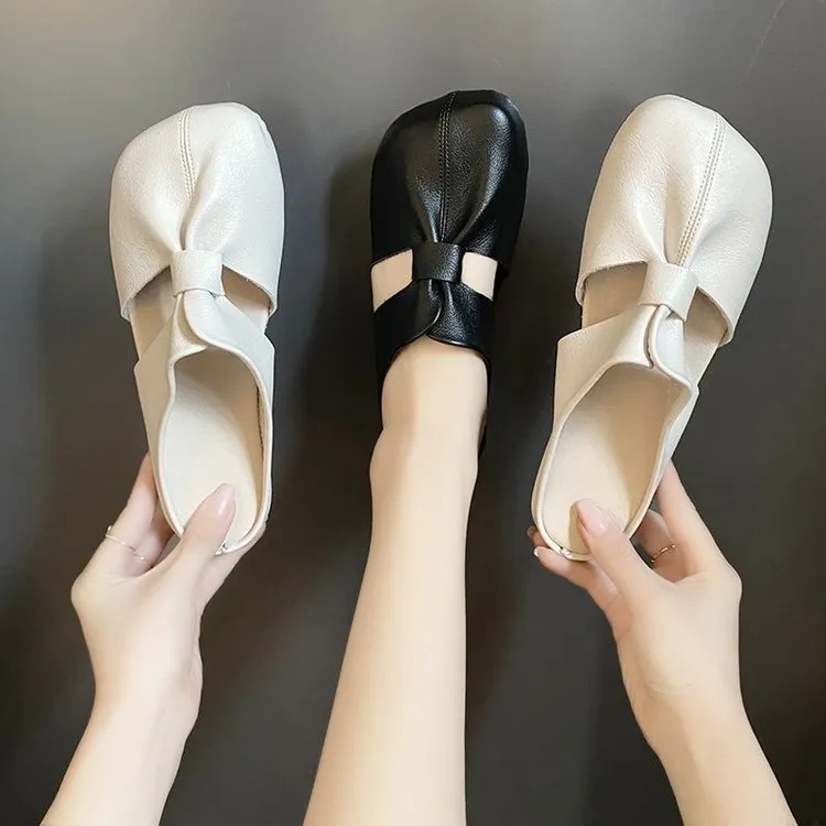 Wholesale women wear soft bottom baotou half slippers hollow pleated sandals